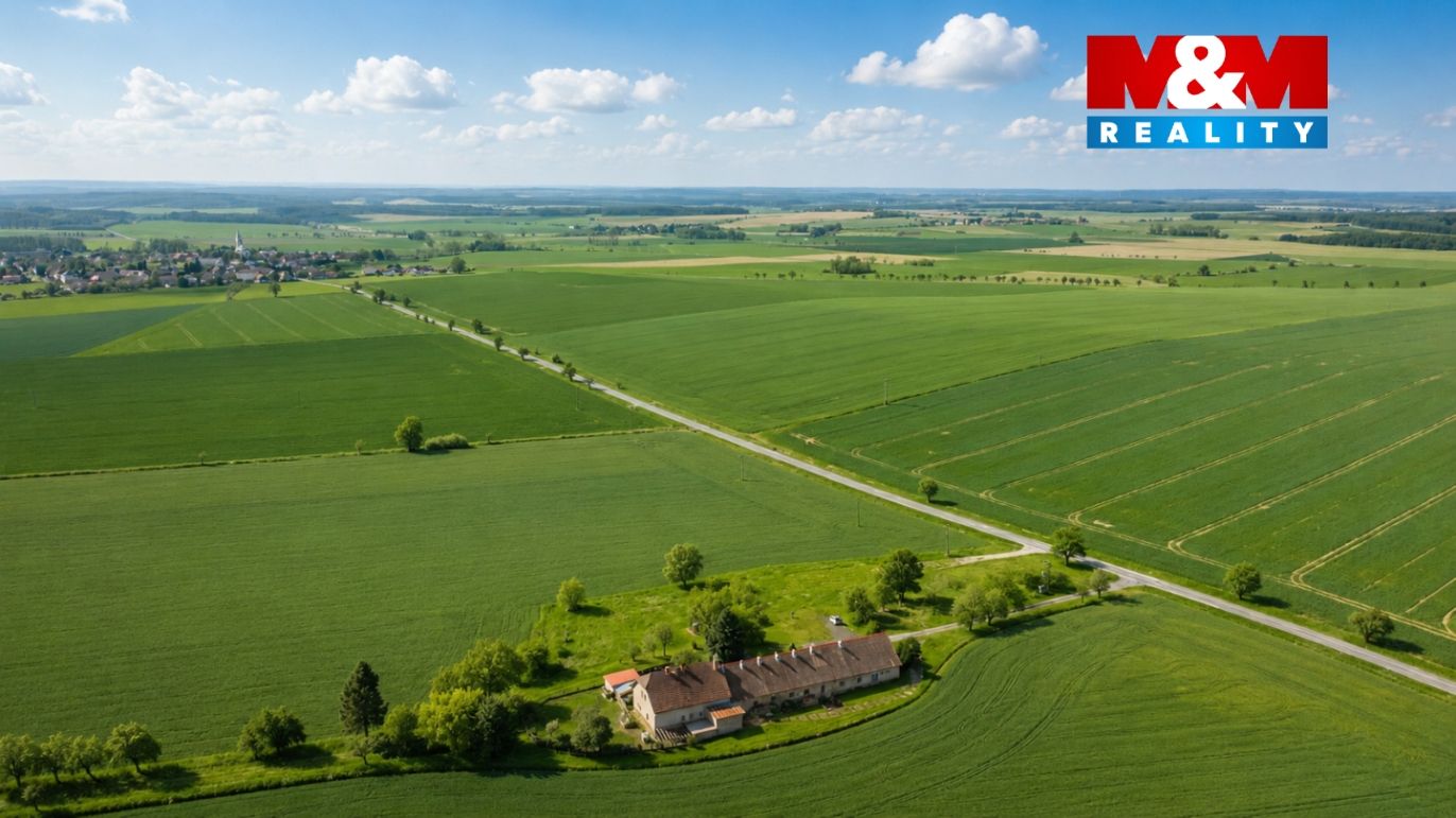 Pozemky a okolí