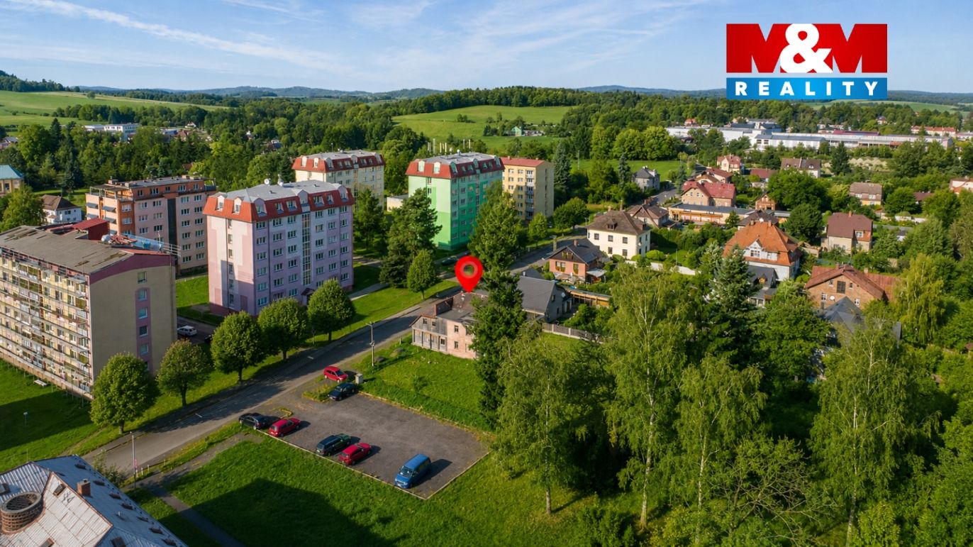 Dům a okolí