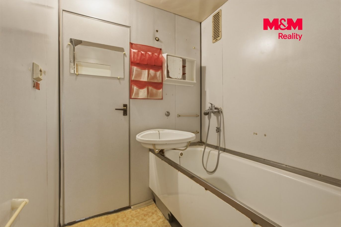 Realitni╠ü fotografie - Louny - Michaela Krejs╠îi╠ükova╠ü - 12.jpg