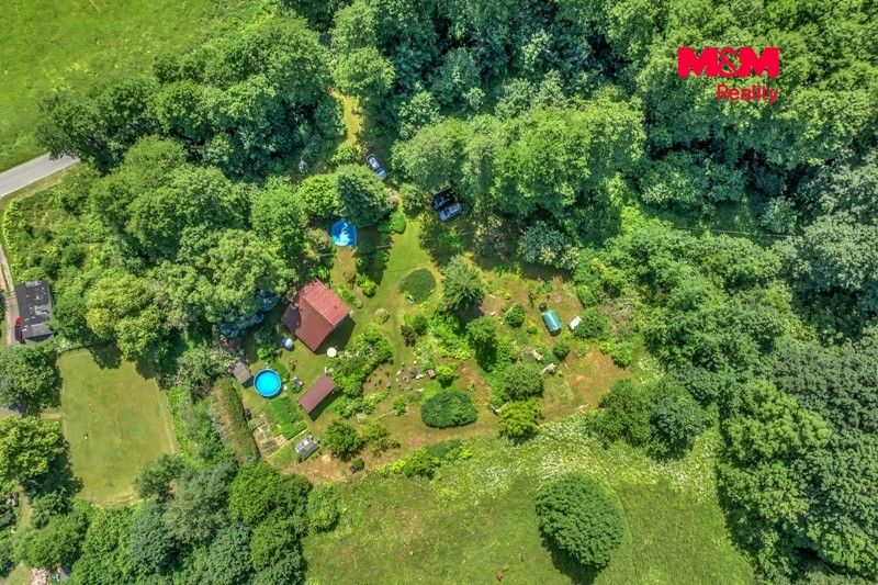 pohled na nemovitost a pozemky