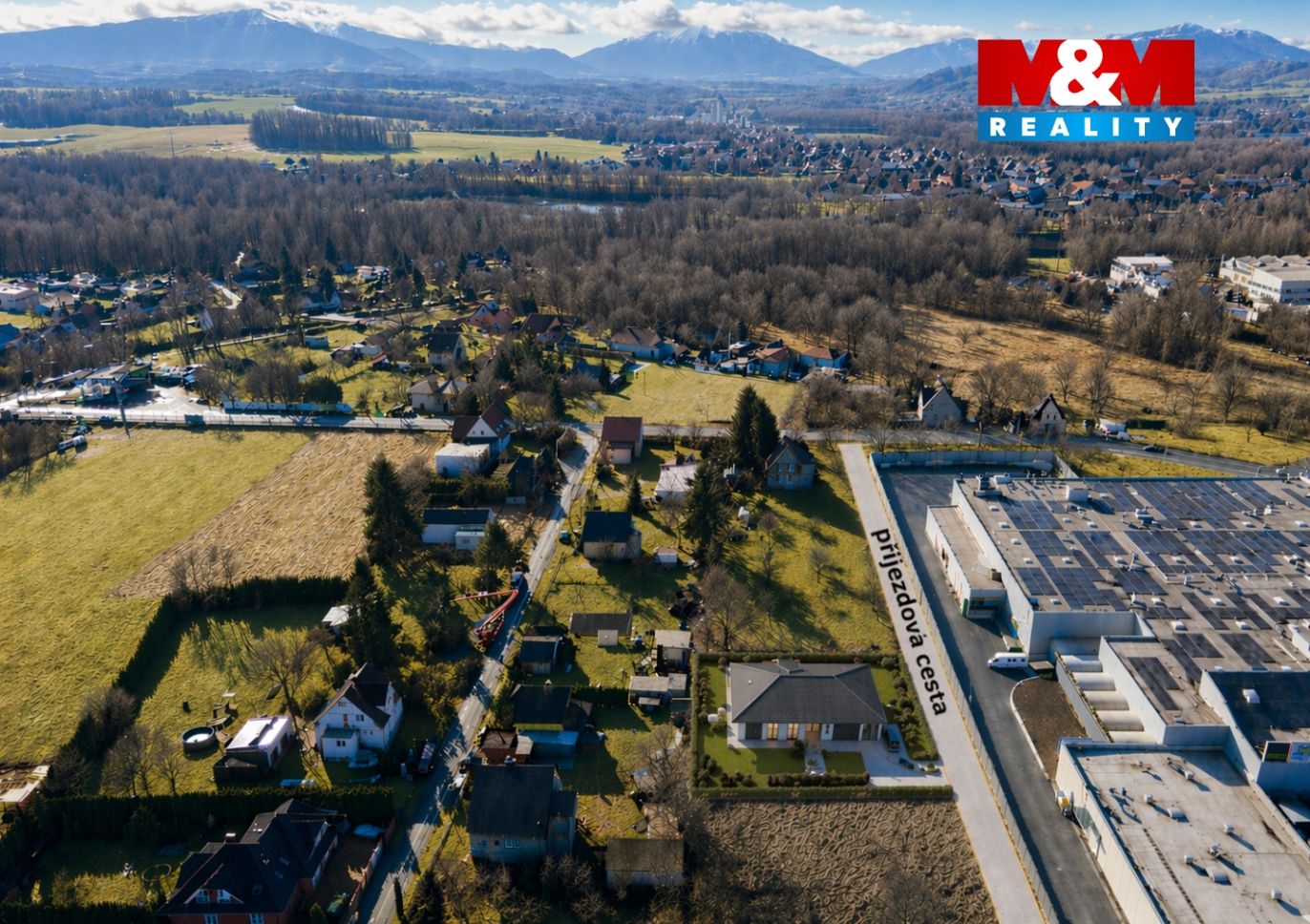 Pozemek 1025 m2.jpg
