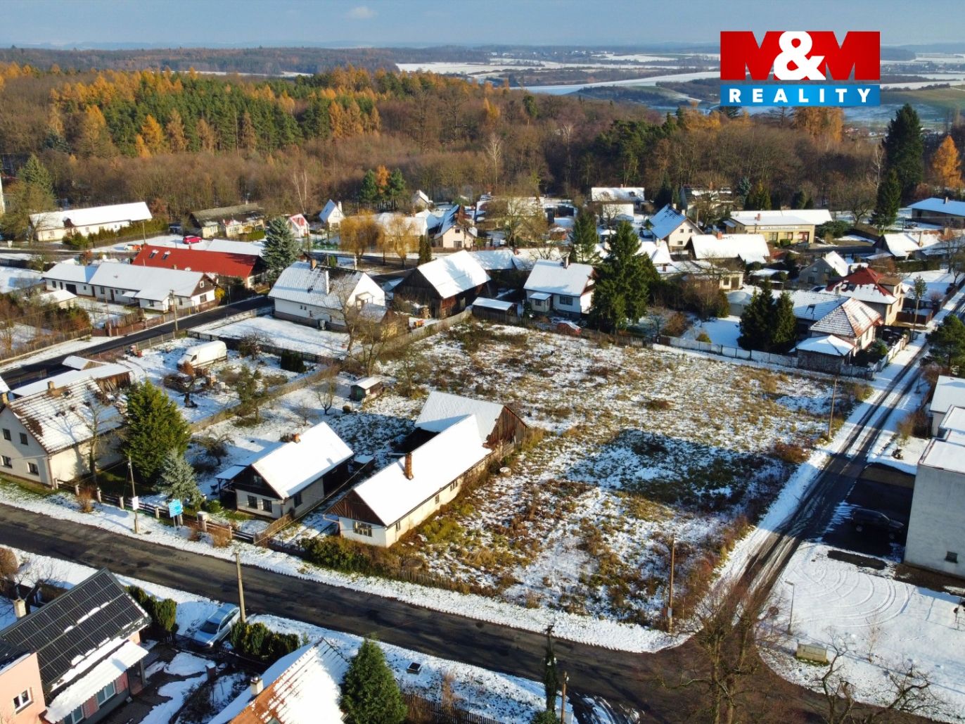 Pozemek a Okolí