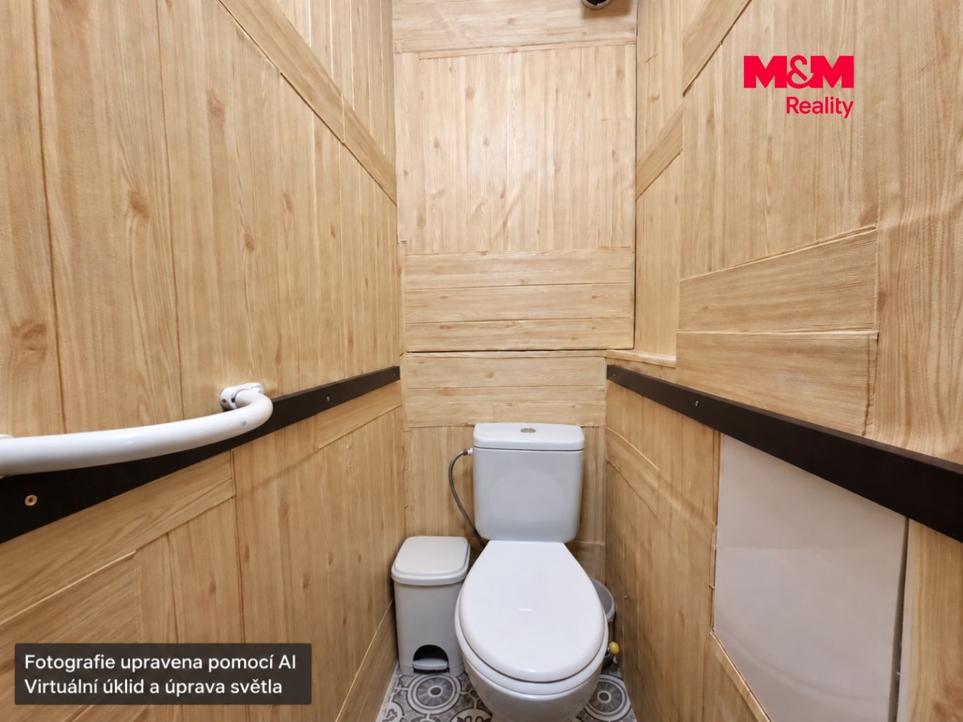 WC s popisem.png
