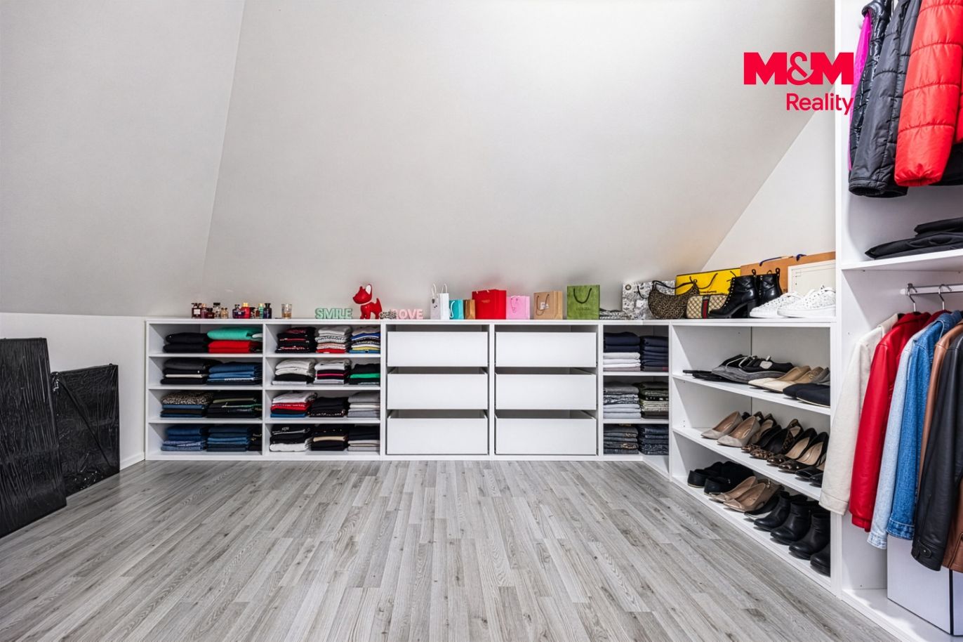 Prodej rodinného domu, 379 m², Mukařov, ul. Do Vrchu