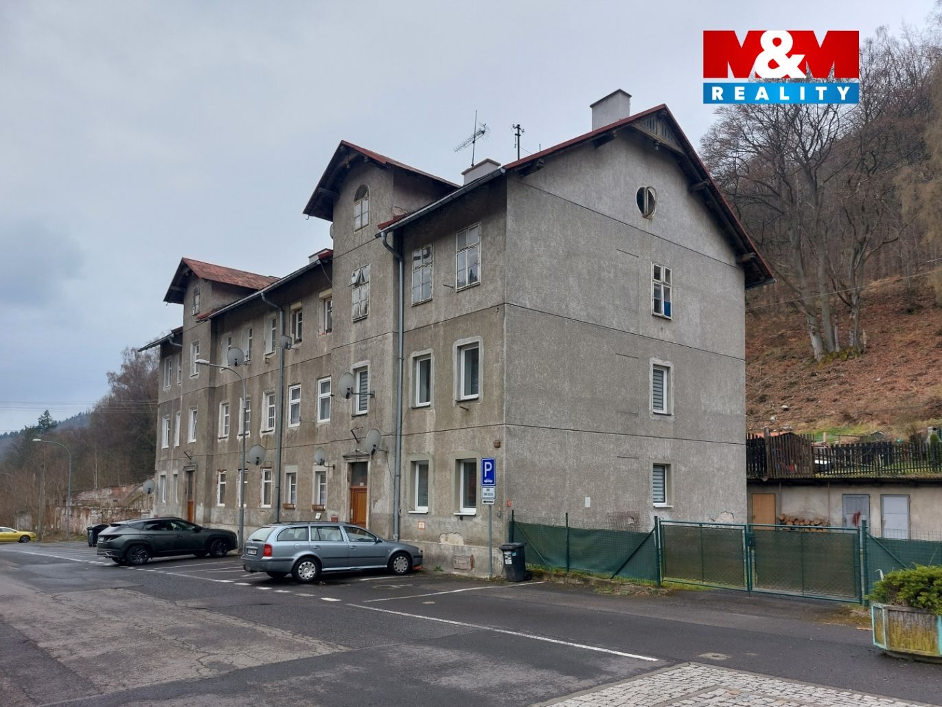 Dům