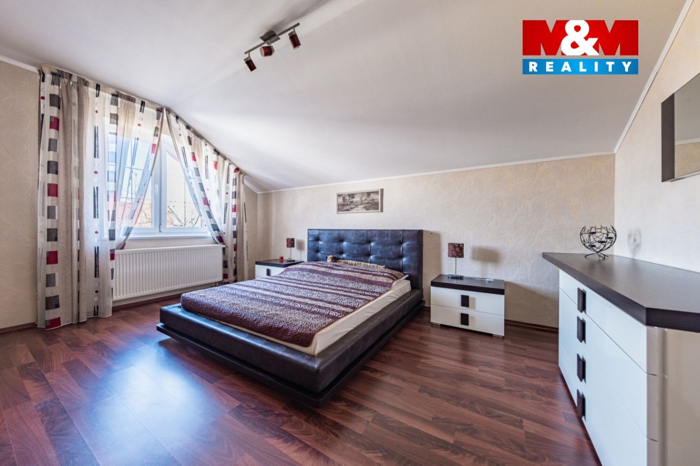 Pronájem rodinného domu, 220 m², Praha, ul. Markvartická