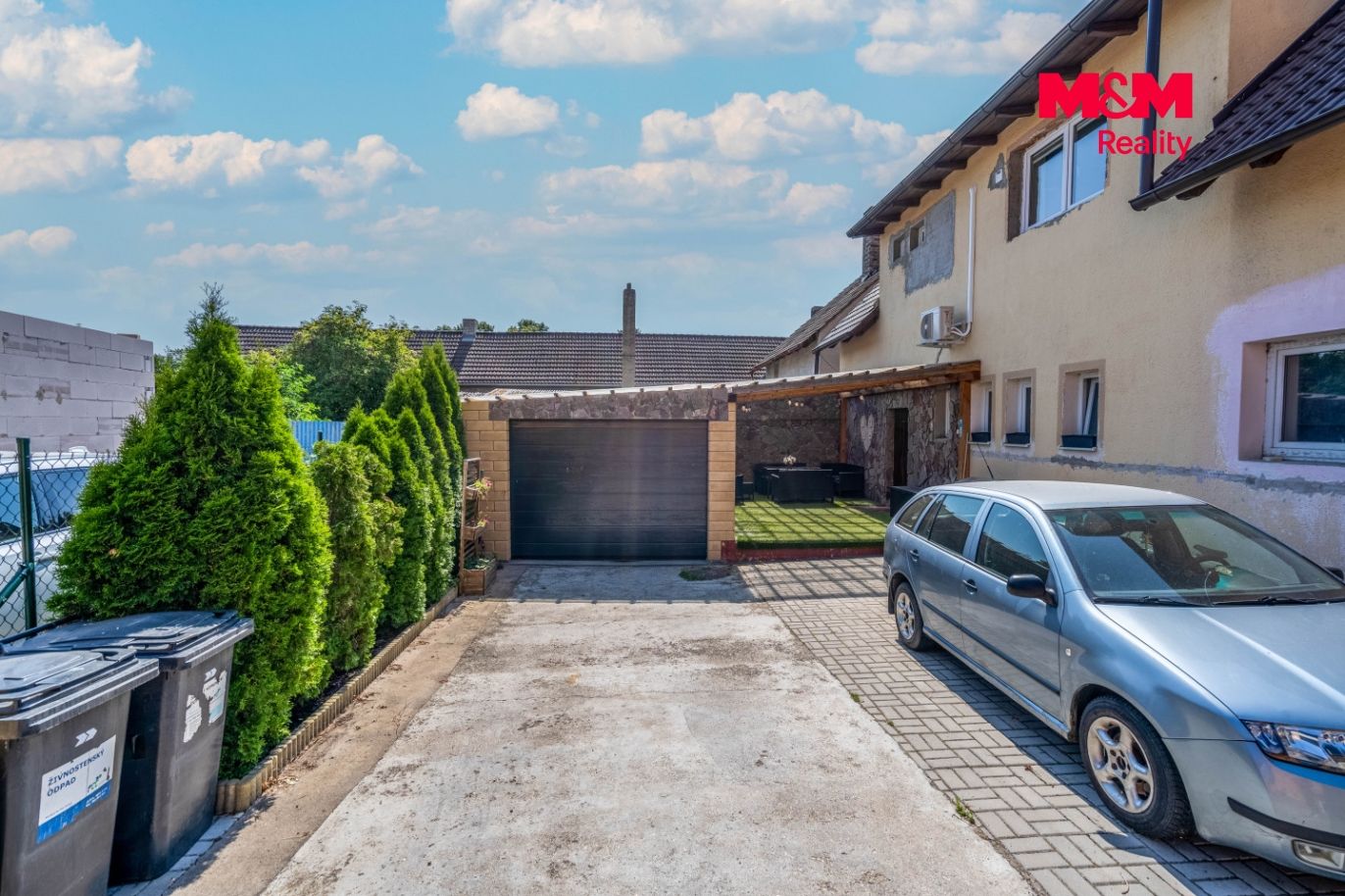 Garáž a pergola