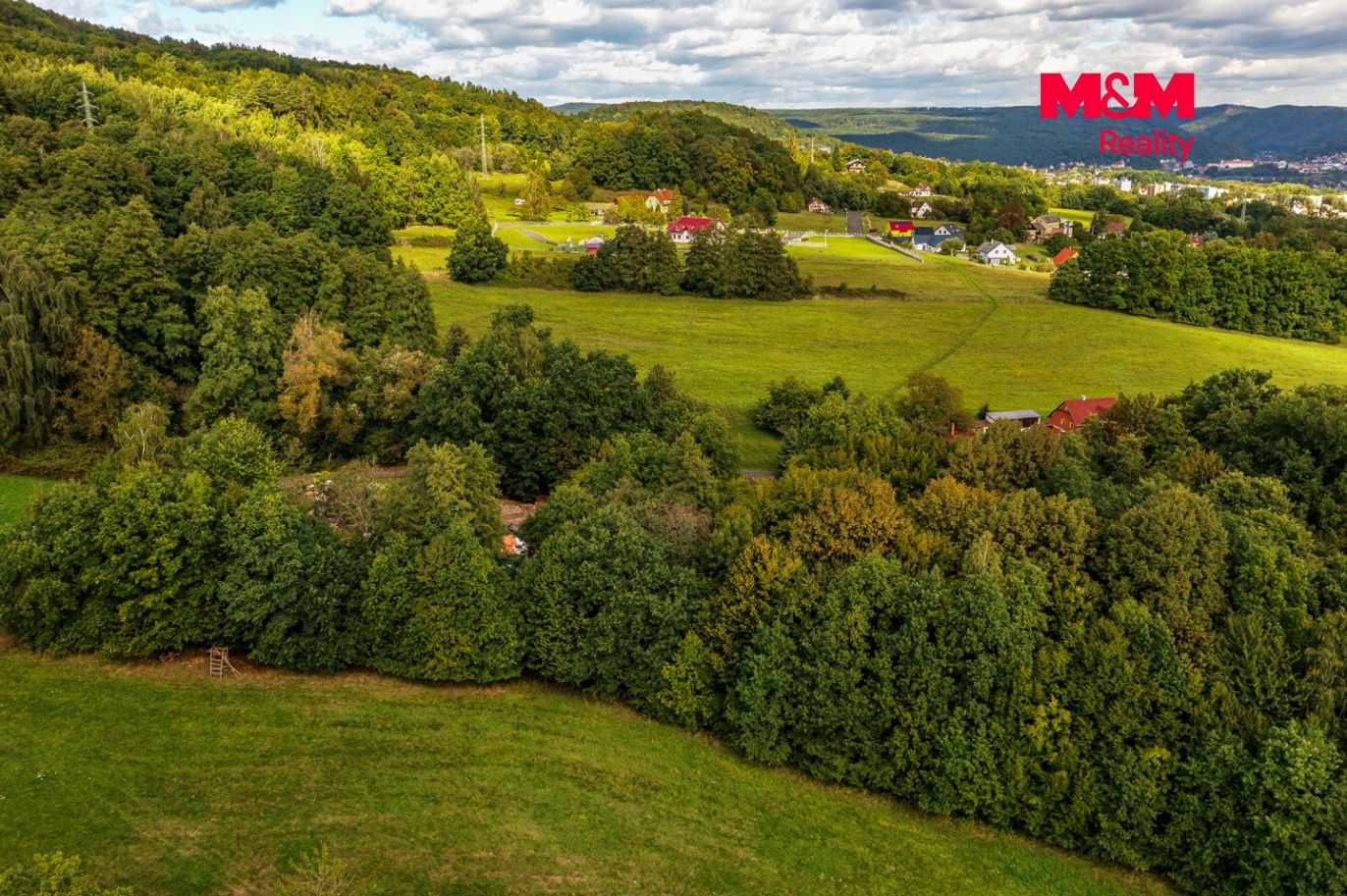 pohled na pozemek