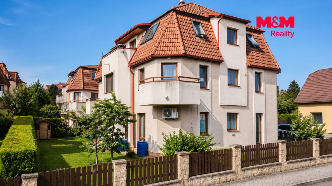 947344 - Pronájem bytu 4+kk se zahradou v Úvalech, ul. nám. Svobody