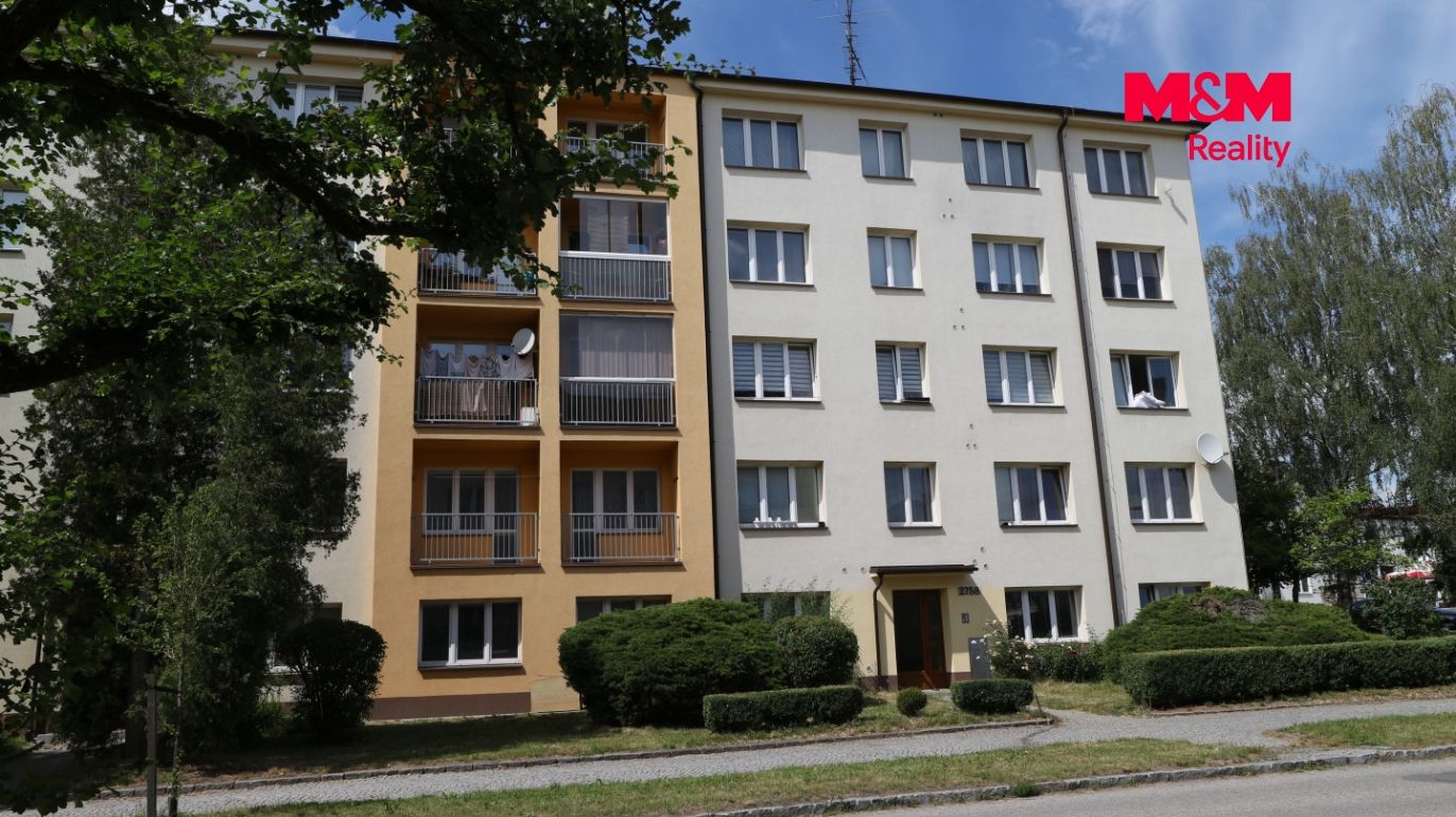 Dům a okolí