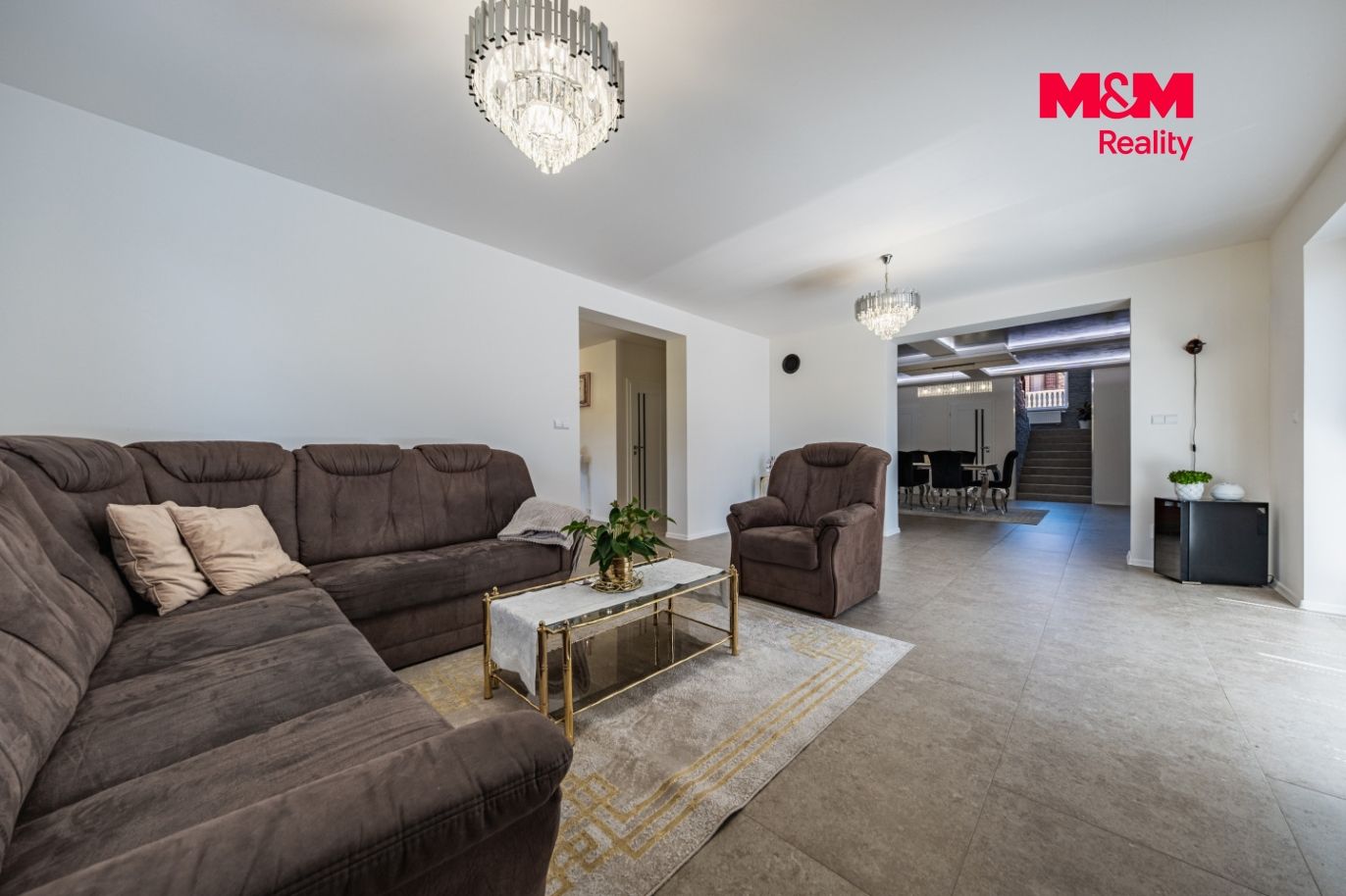 Prodej rodinného domu, 379 m², Mukařov, ul. Do Vrchu