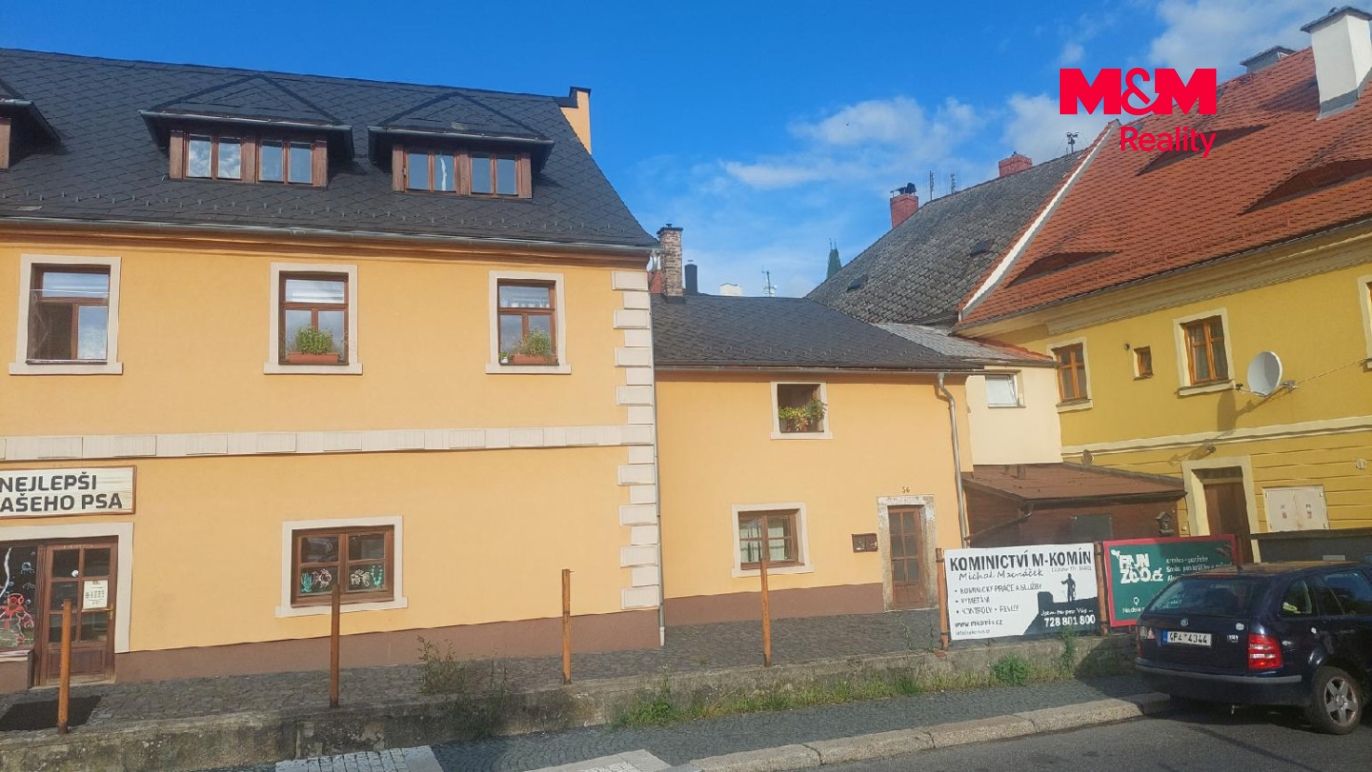 pohled na dům.jpg