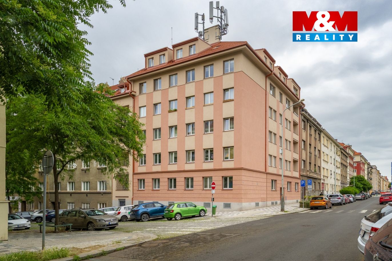 Dům