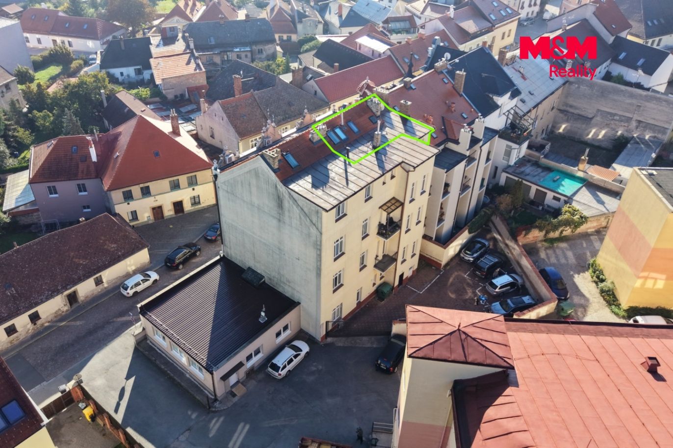 Dům a okolí