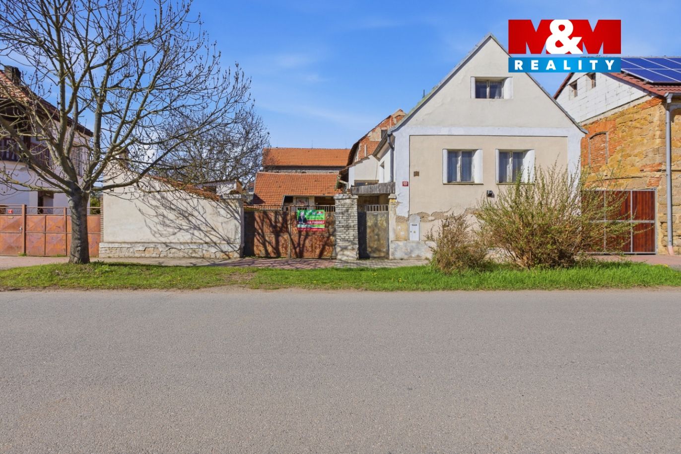 Realitni╠ü fotografie - Kne╠îz╠îeves - Jana Habartova╠ü - 1.jpg