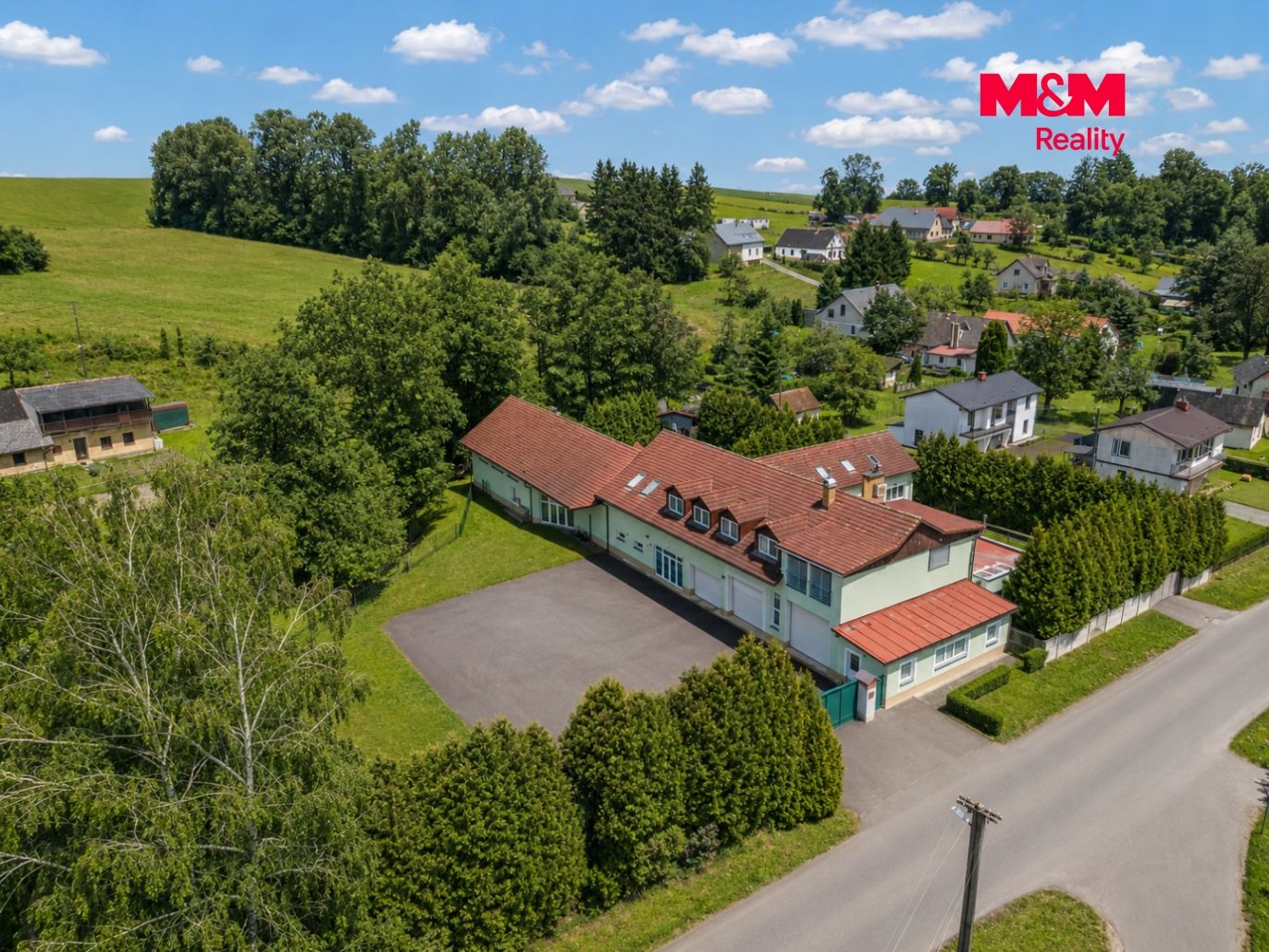 Dům
