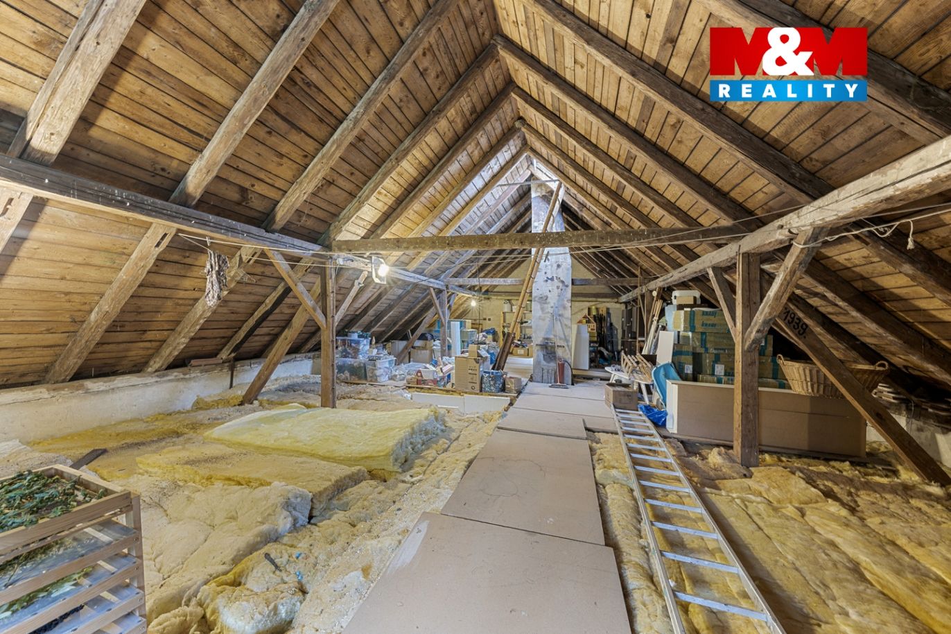 půda