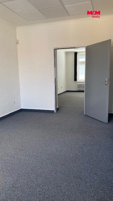 Průchozí kancelář (1).jpg