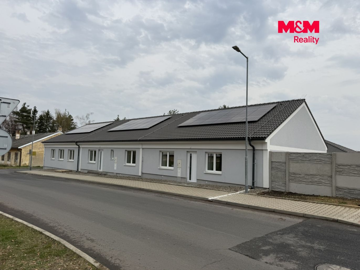 Dům