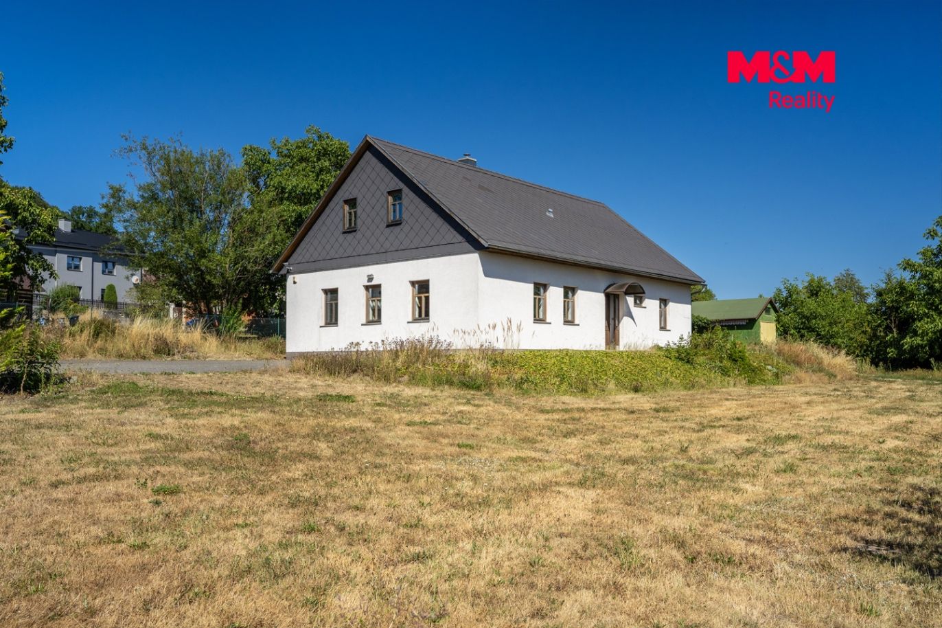 Dům
