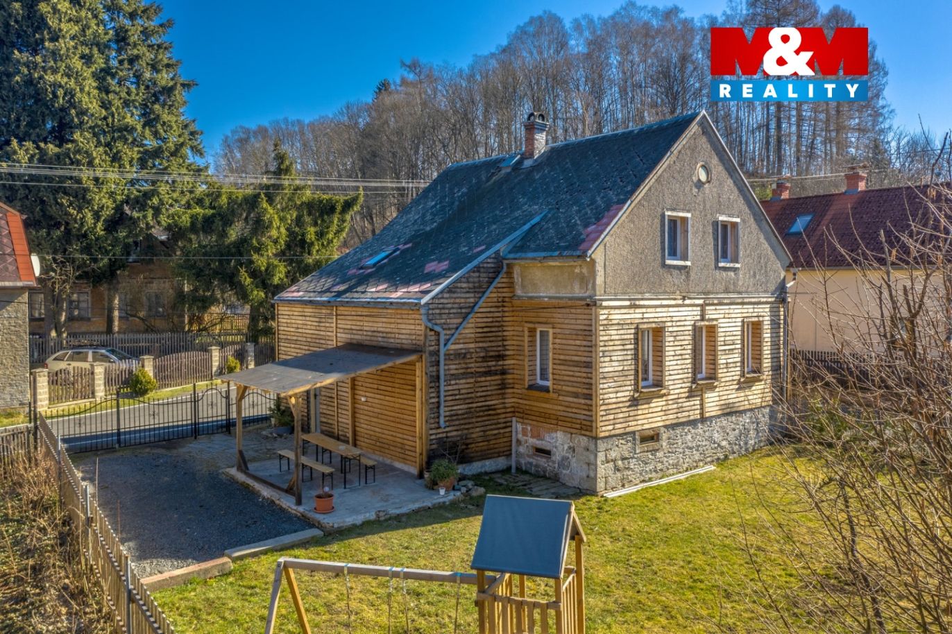Dům
