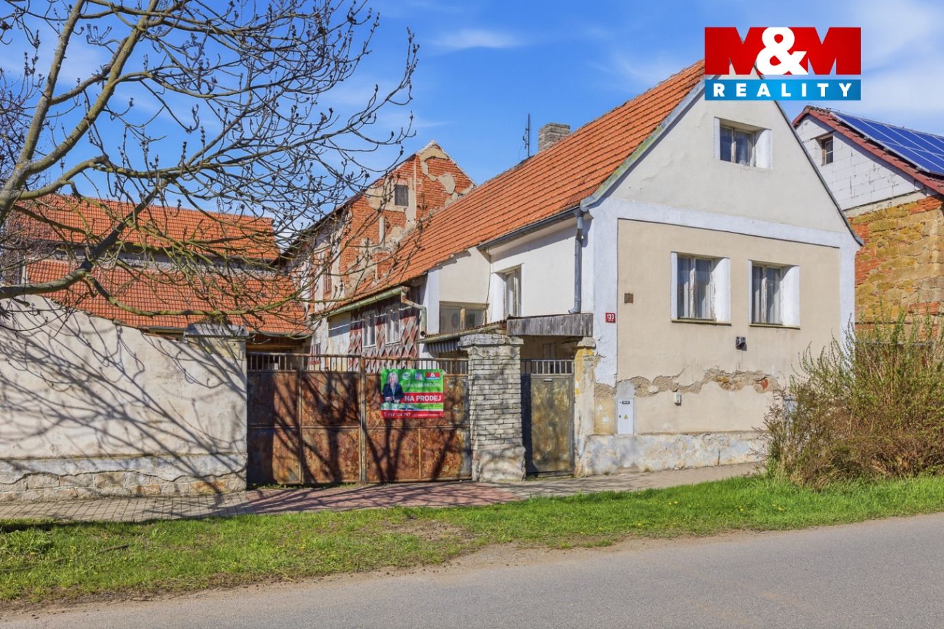 Realitni╠ü fotografie - Kne╠îz╠îeves - Jana Habartova╠ü - 2.jpg