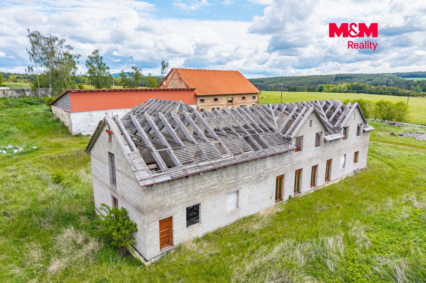 Dům