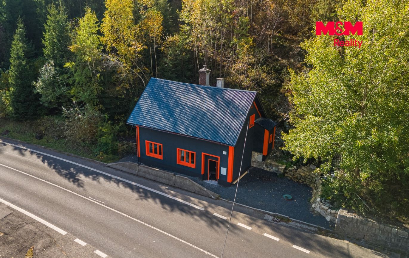 Dům