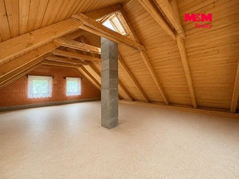půda