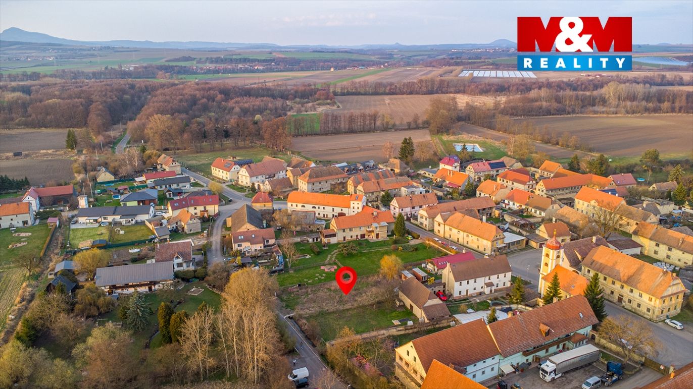 pohled na pozemek