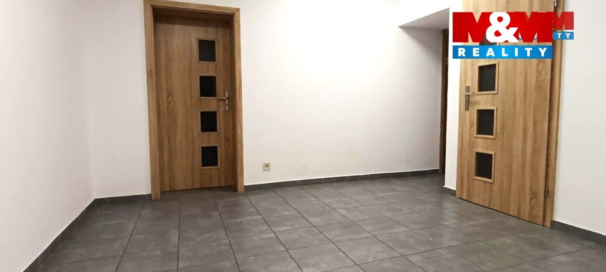 Kancl Lešetínská 1.jpg