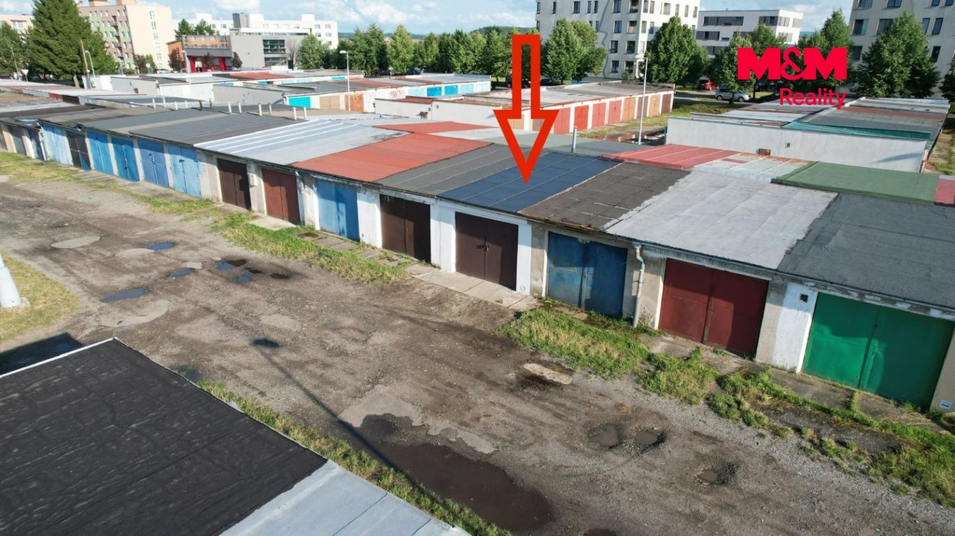 garáž z dronu
