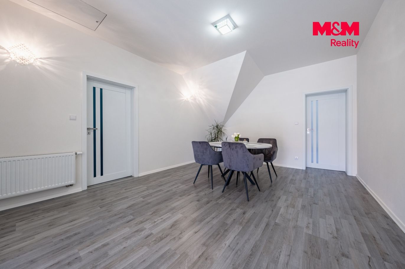 Prodej rodinného domu, 379 m², Mukařov, ul. Do Vrchuv