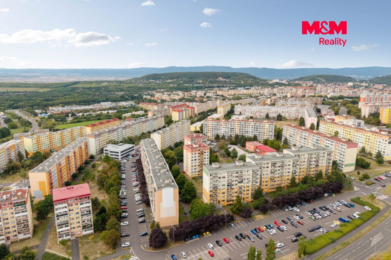 Pohled na dům a okolí