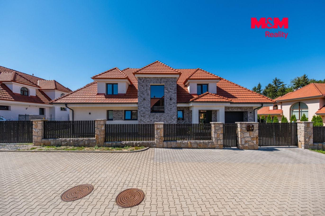 Prodej rodinného domu, 379 m², Mukařov, ul. Do Vrchu