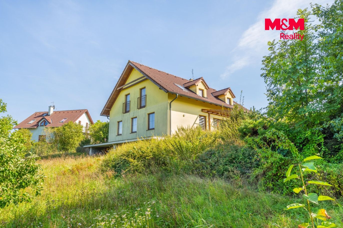 POHLED DŮM