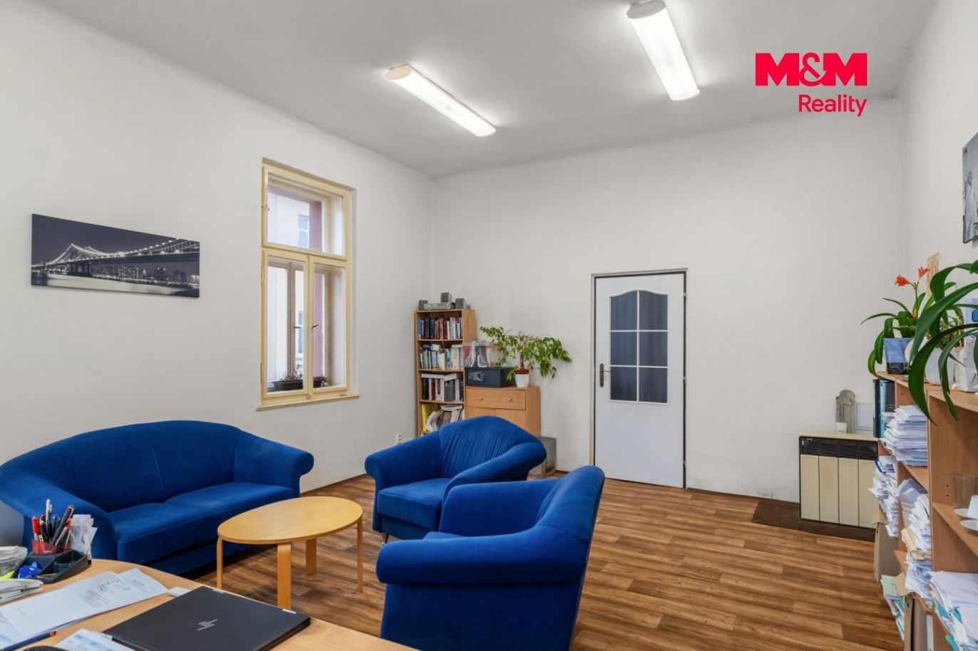 010.jpg