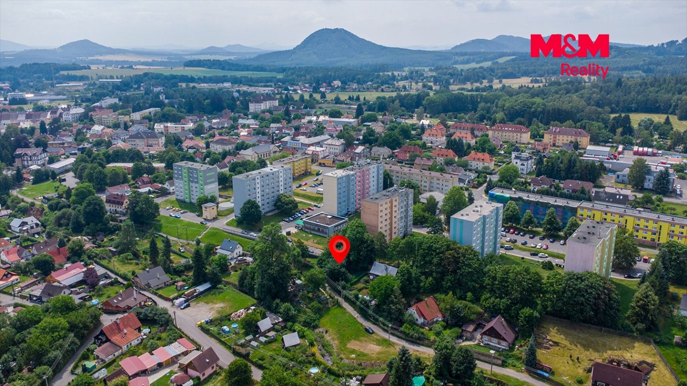 pohled na pozemek