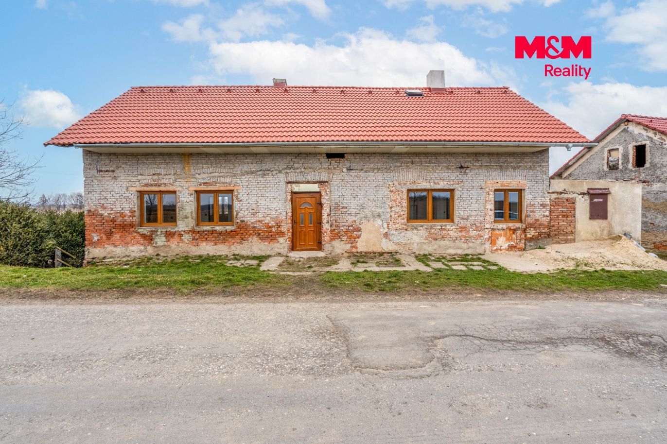 Dům