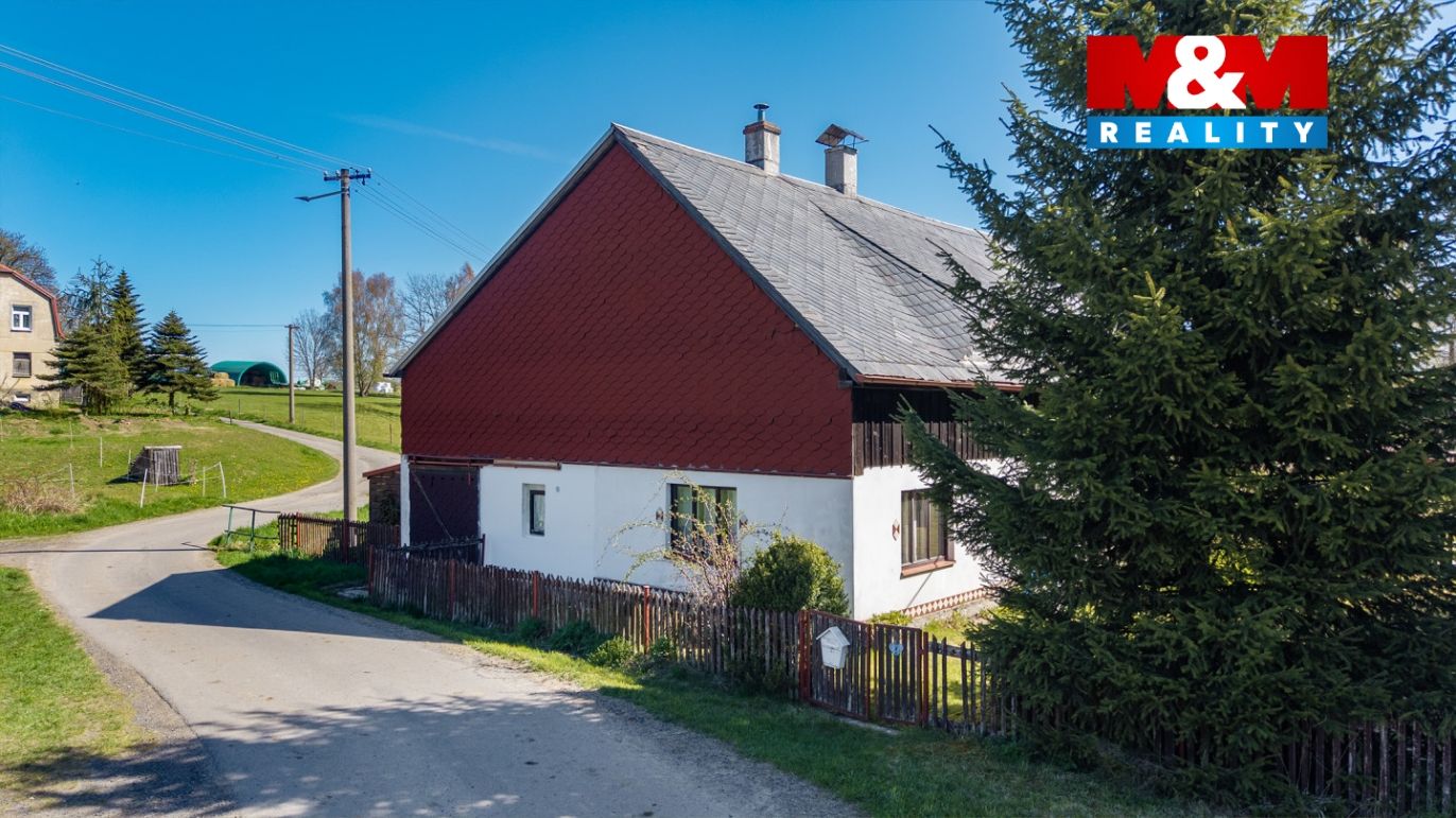 boční pohled na dům