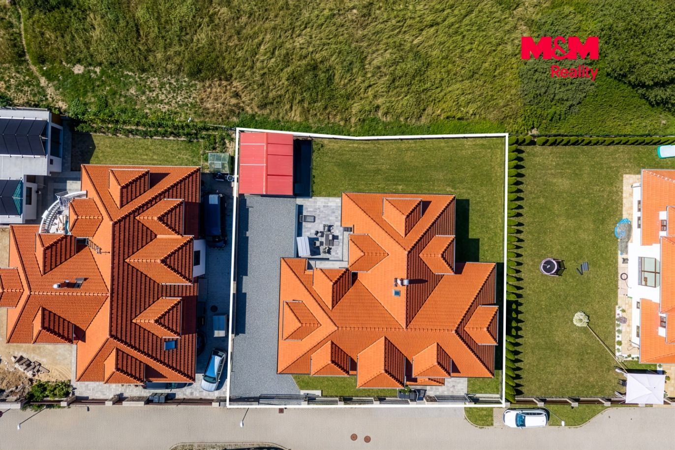 Prodej rodinného domu, 379 m², Mukařov, ul. Do Vrchu