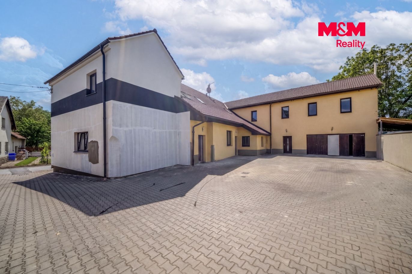 Společný dvorek