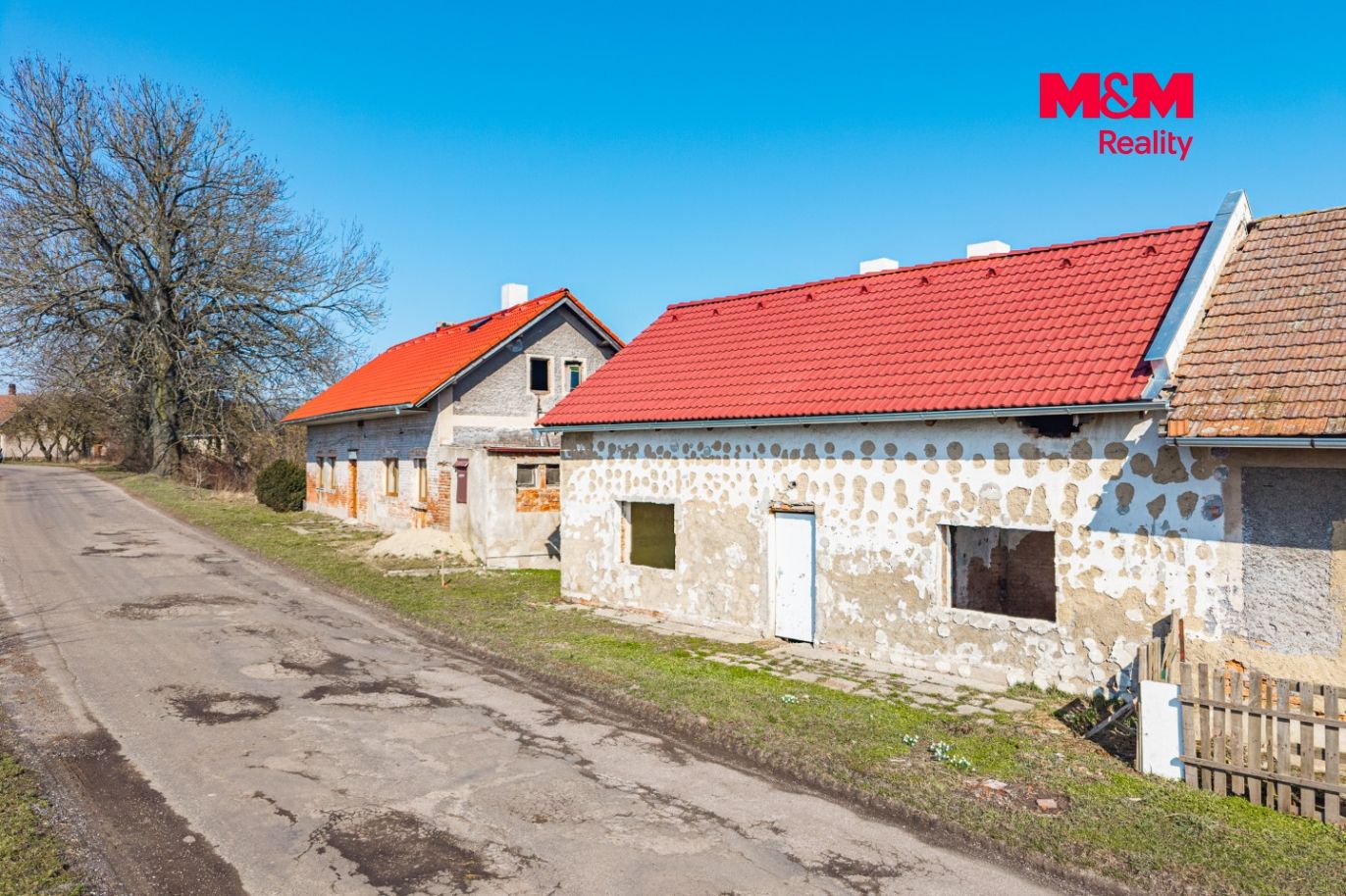 Dům