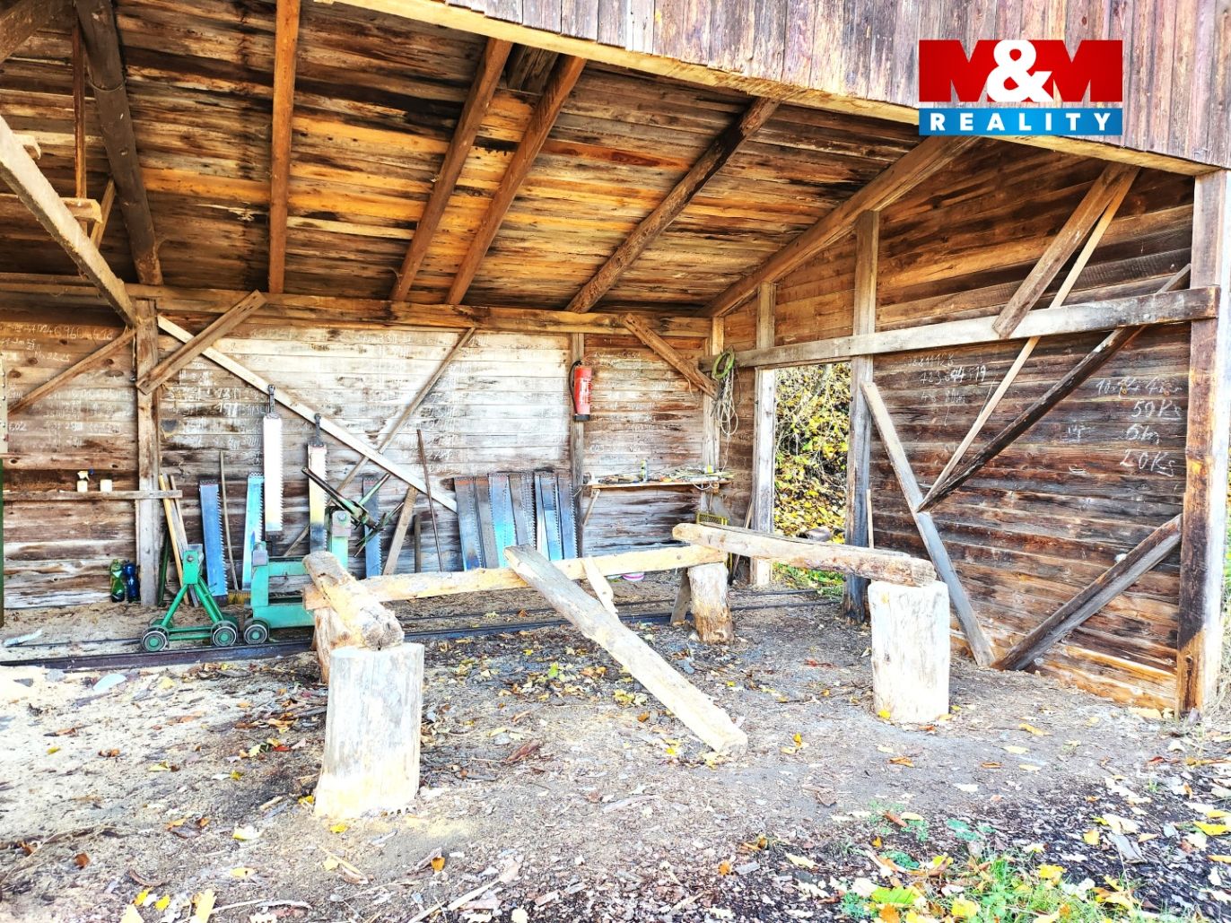 přístřešek 