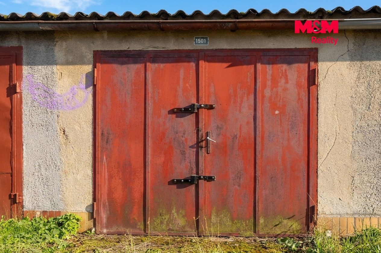 1st garage.jpg