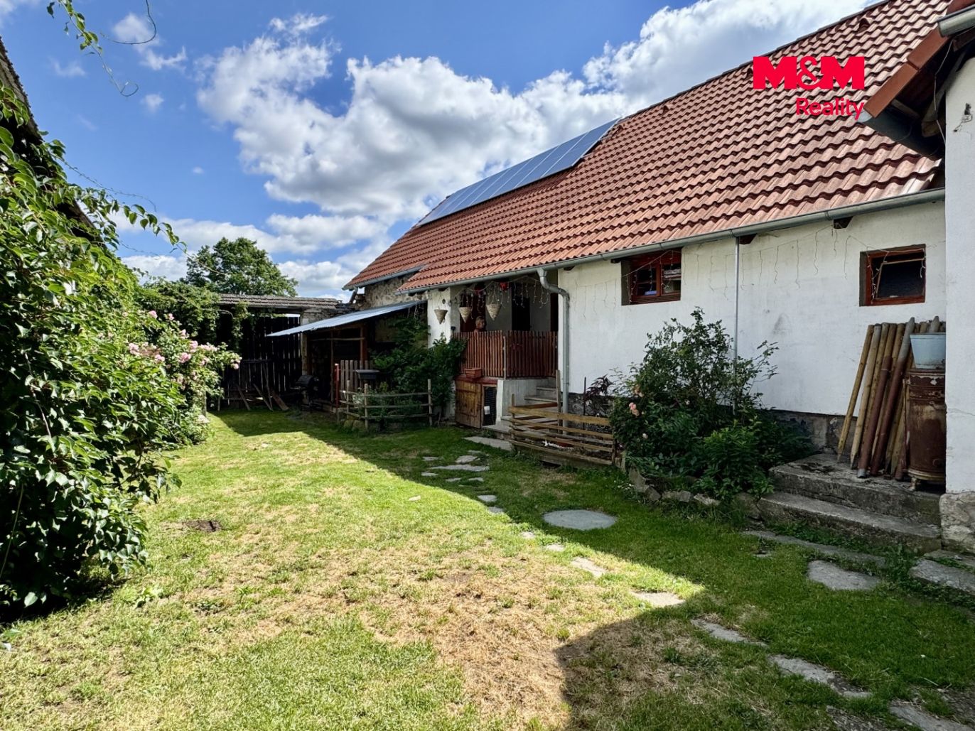 Prodej zemědělské usedlosti s pozemky 37992 m², Světce