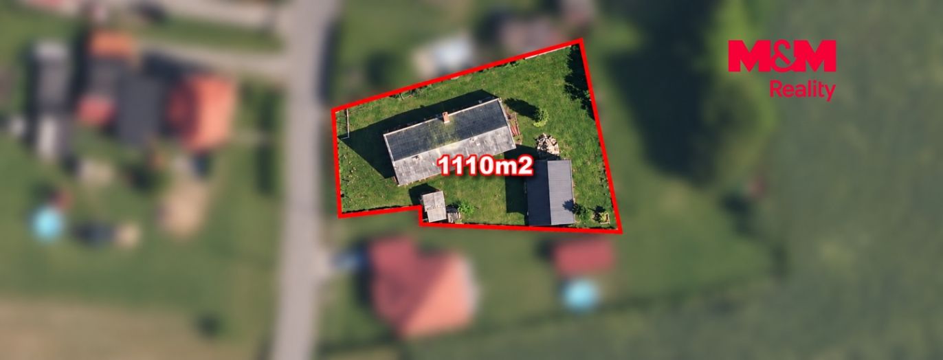 Letecký pohled na pozemek 1110 m².png