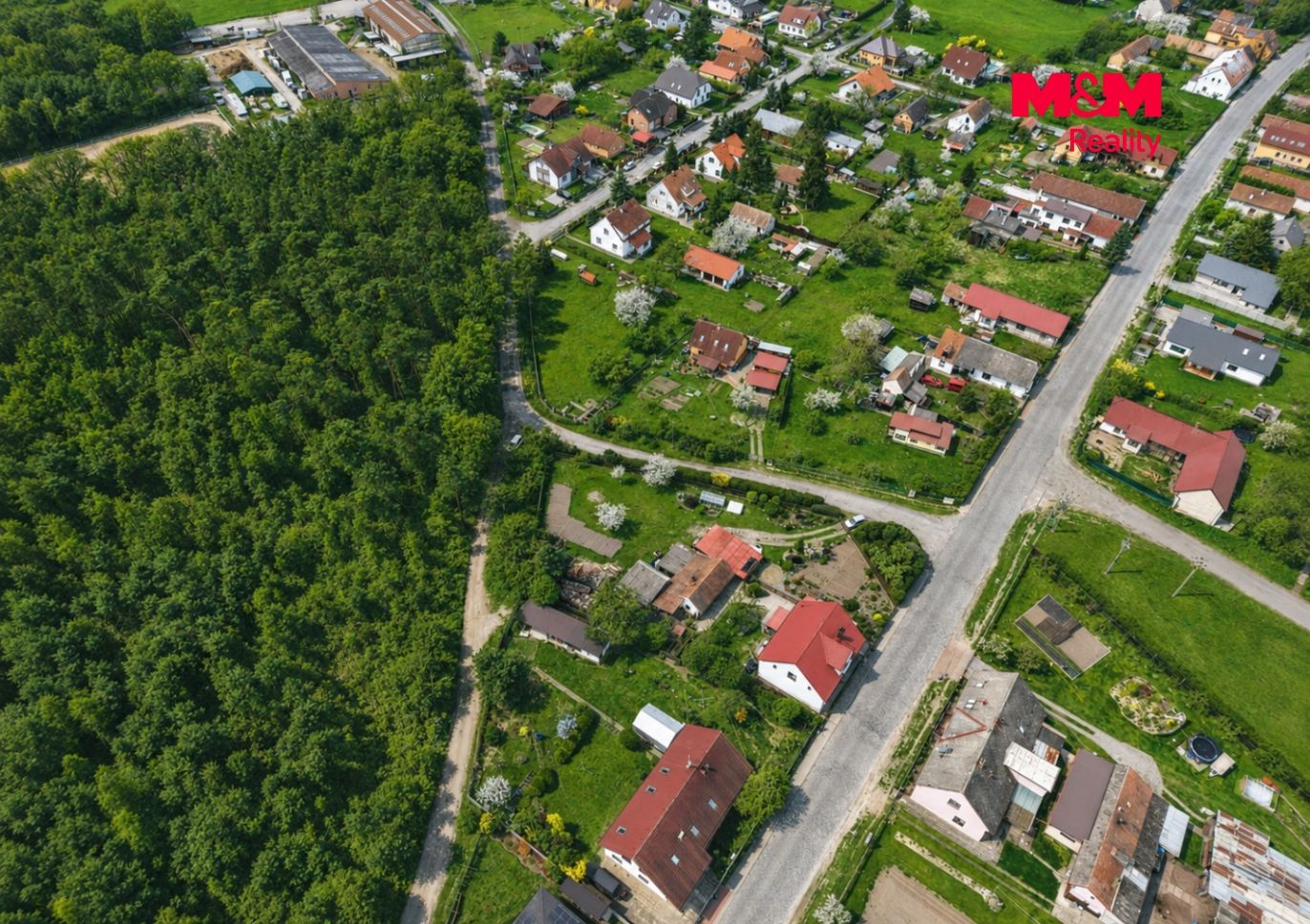 Pozemek a okolí