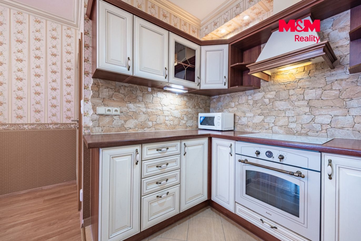Pronájem bytu 2+kk, 60 m², v Praze, ul. Hornoměcholupská
