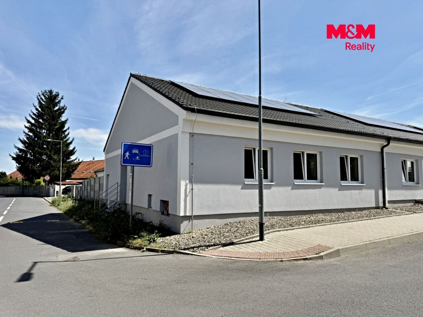 Dům